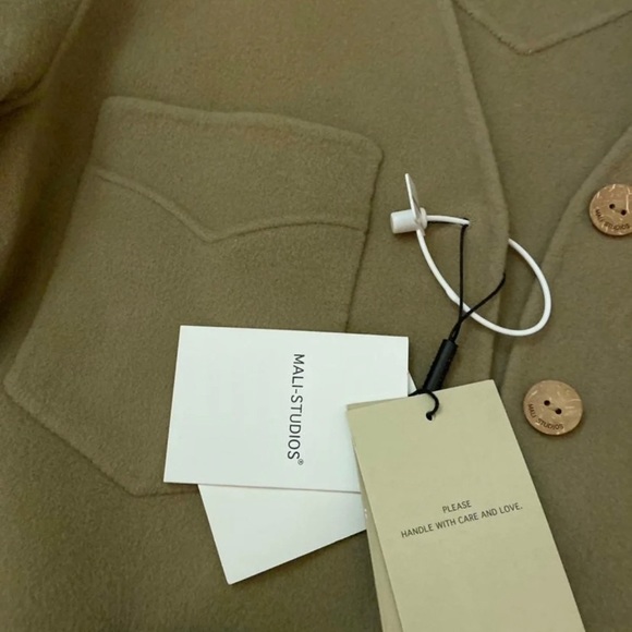 SOLD-LOW PRICE New with Tag! 2-piece 100% Wool Skirt Coat - Picture 6 of 7